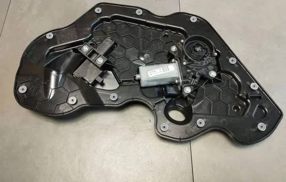 Audi A8 S8 D4 4H Rear door soft close latching motor 4F0837059