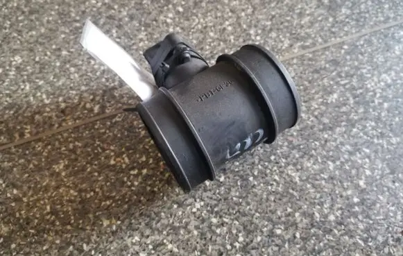 Chrysler Voyager Mass air flow meter 0281002451 05293155AB