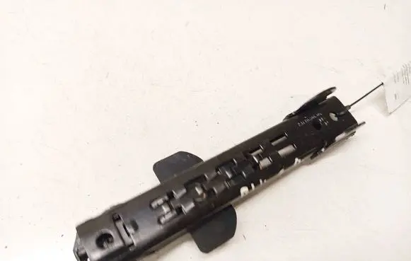 Volkswagen Golf Plus Seat belt adjustment rail 1T0857819 502007010176