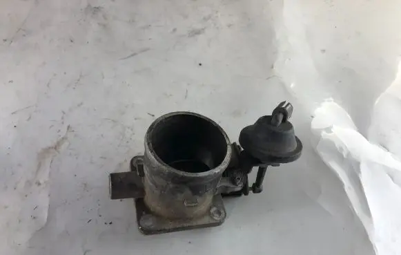 KIA Sorento Throttle valve