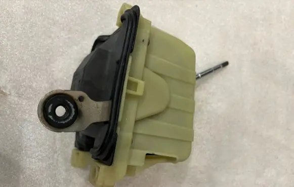 Mercedes-Benz C W204 Gear shifter/selector A2042677524 2042677524