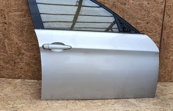 BMW 3 E90 E91 Front door 43R001582 E000199