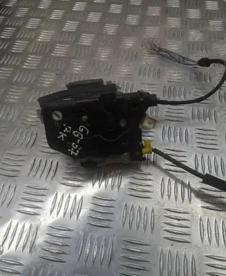 Audi A1 Front door lock 8J283701SC
