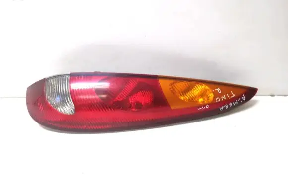 Nissan Almera Tino Rear/tail lights
