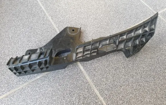 Lexus IS 220D-250-350 Front bumper mounting bracket 5211653020