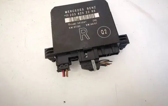Mercedes-Benz C W203 Door control unit/module 2038202285