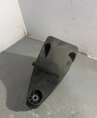 Mercedes-Benz Vito Viano W447 Engine mounting bracket A6542230300
