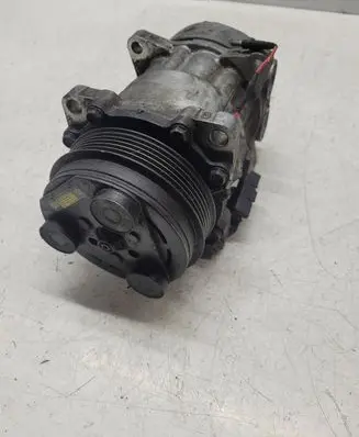 Renault Laguna I Air conditioning (A/C) compressor (pump) 7700861150B