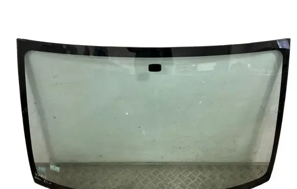 Toyota Yaris Front windscreen/windshield window 43R008594