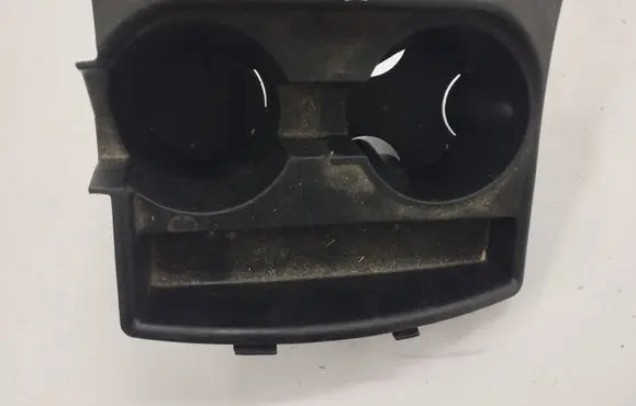 Cup holder front