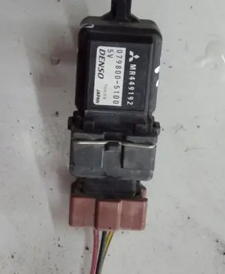 Mitsubishi Colt Airbag deployment crash/impact sensor MR449192