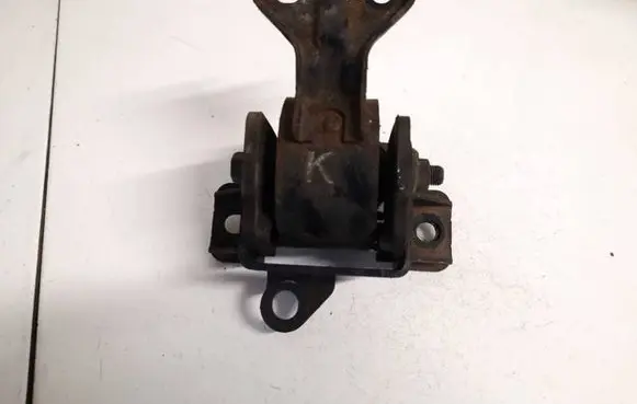 Mitsubishi Lancer X Engine mount bracket