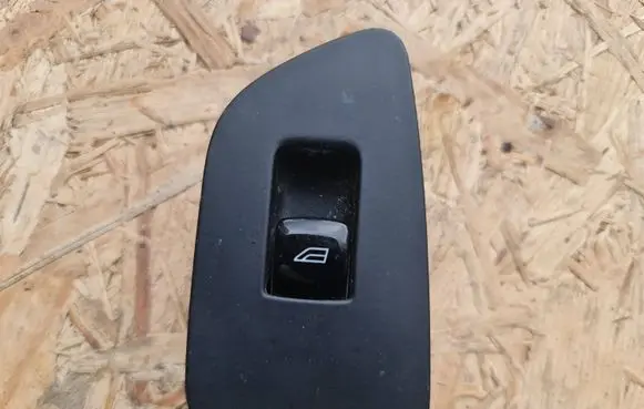 Volvo XC90 Electric window control switch 31376458 15W326