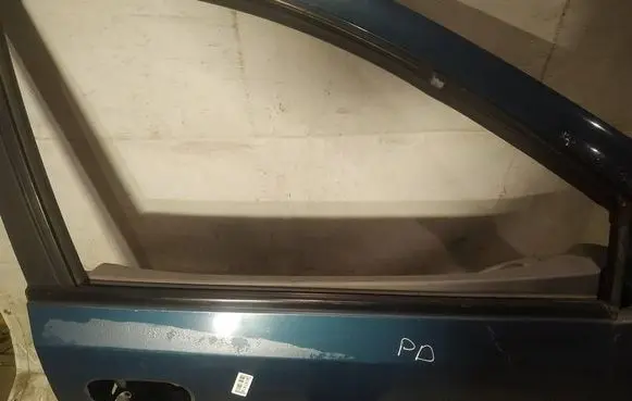 Nissan Almera Tino Front door glass trim molding 