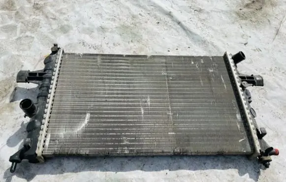 Opel Zafira A Coolant radiator 13150403