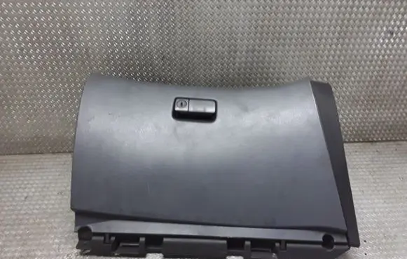 Glove box