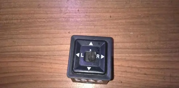 Mitsubishi Colt Wing mirror switch