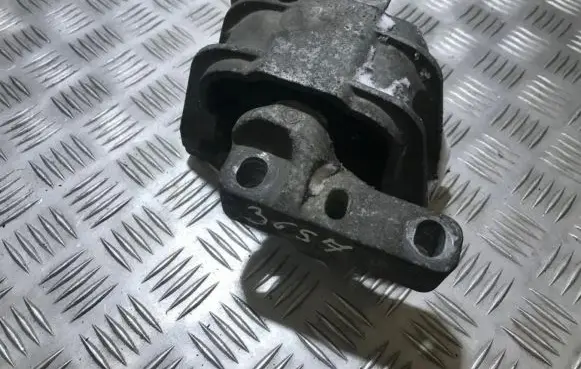 Audi A3 S3 8P Engine mount bracket