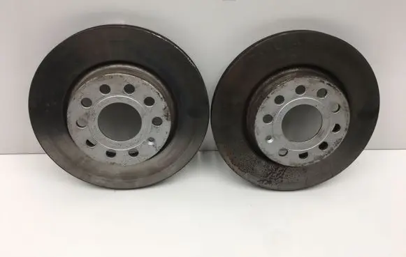Volkswagen Golf V Front brake disc