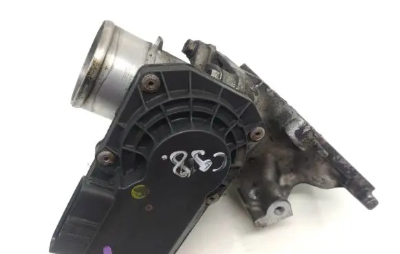 Toyota Auris E180 Throttle valve 261000N030
