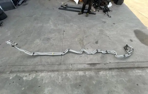 Jeep Grand Wagoneer Air conditioning (A/C) pipe/hose 68415443AD 38721E