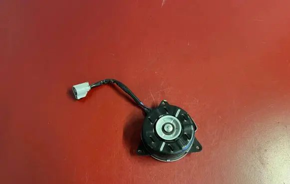 Toyota Yaris XP210 Electric radiator cooling fan 16363K0020 2680005170