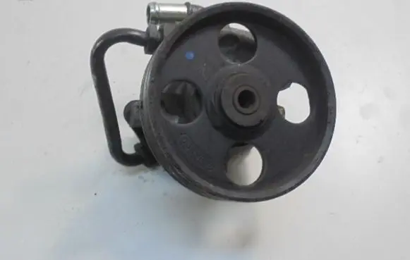 Mercedes-Benz 306 Power steering pump 9636070380