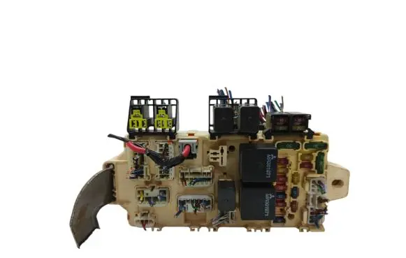 Mitsubishi Pajero Fuse module MR461416 G8C214MA 89LP0015
