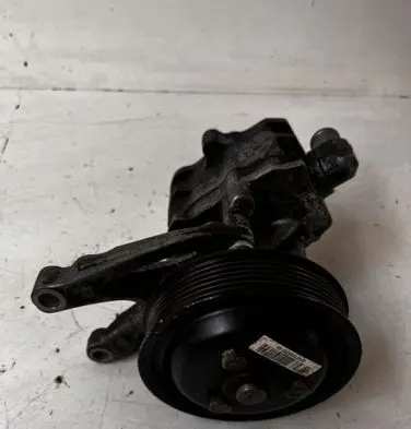 BMW 5 E60 E61 Power steering pump 404564901