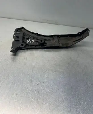 Front bumper mounting bracket