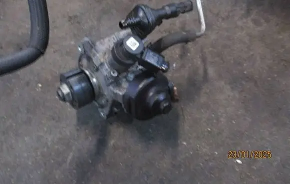 Volkswagen Touran II Fuel injection high pressure pump 03L130755D 10120414 0445010014