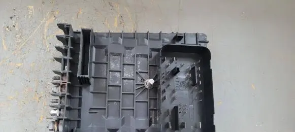Volkswagen Golf VI Fuse box set 1K0937125B