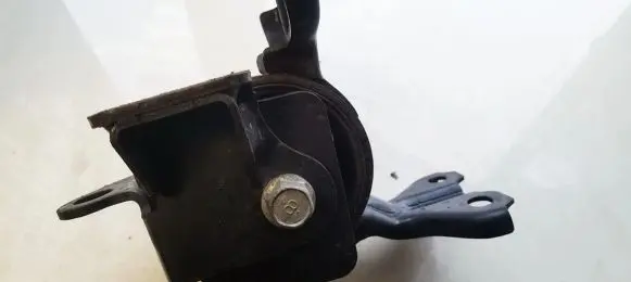 Mitsubishi Outlander Engine mount bracket