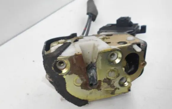 Mazda 6 Rear door lock 