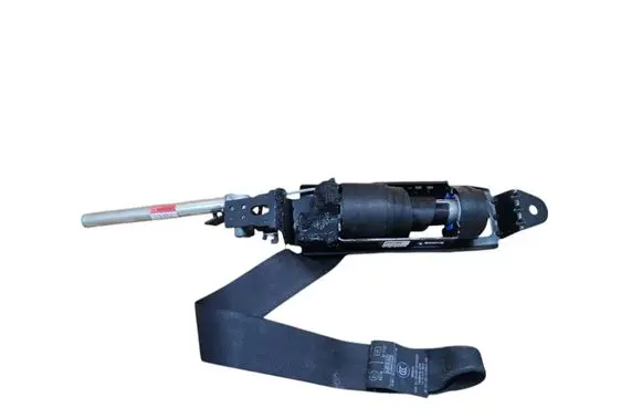 Volvo C30 Front seatbelt 9123536