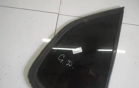 BMW X5 E70 Rear side window 