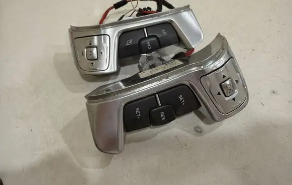 Ford Mondeo MK IV Steering wheel buttons/switches 6M2T14K147DG 305481985 750123