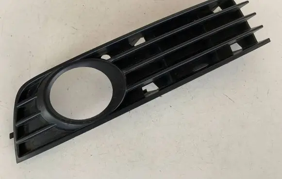 Audi A4 S4 B6 8E 8H Front fog light trim/grill 8E0807681A 0010111840510