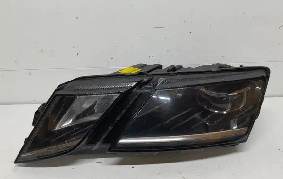 Skoda Octavia Mk3 (5E) Headlight/headlamp 5E1941015D