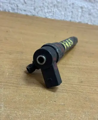 Mercedes-Benz E W210 Fuel injector A6110700987