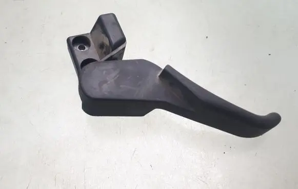 Volkswagen PASSAT B5 Engine bonnet (hood) release handle 3B1823533