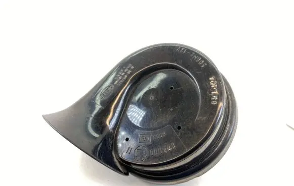 Volkswagen PASSAT B6 Horn signal E1000209