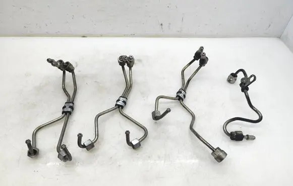 Volvo S60 Fuel injector supply line/pipe 