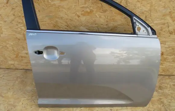 KIA Sportage Front door