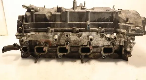 Toyota Avensis T270 Engine head 5497648