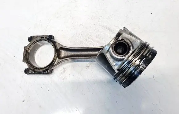 Skoda Octavia Mk2 (1Z) Piston with connecting rod 038J