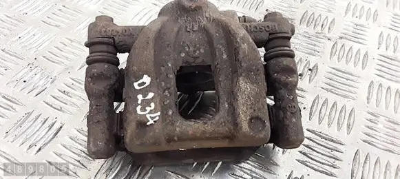 Honda CR-V Rear brake caliper y04283