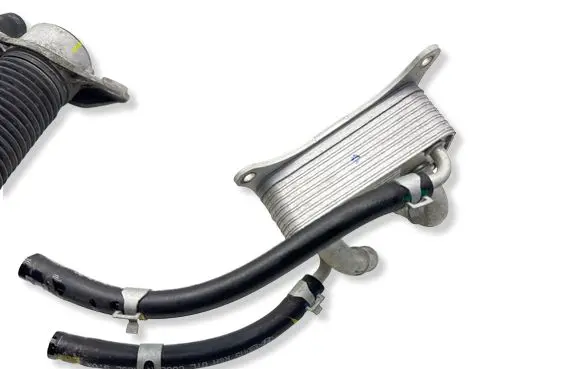 KIA Sportage Engine oil radiator 256103D100