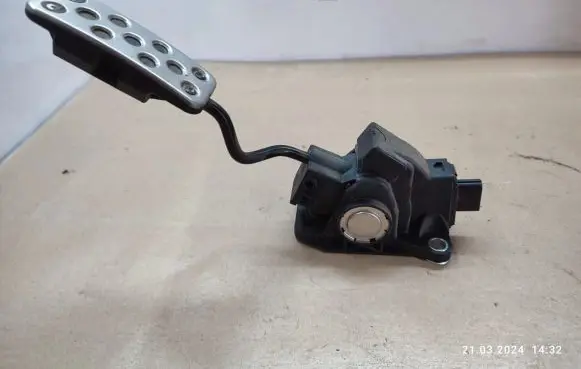 Honda Civic IX Accelerator throttle pedal