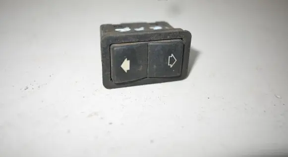 BMW 5 E39 Electric window control switch 8368974